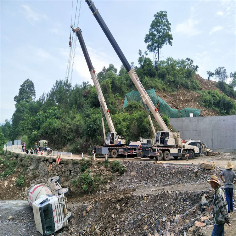 崇礼县汽车掉沟里叫吊车救援要多少钱